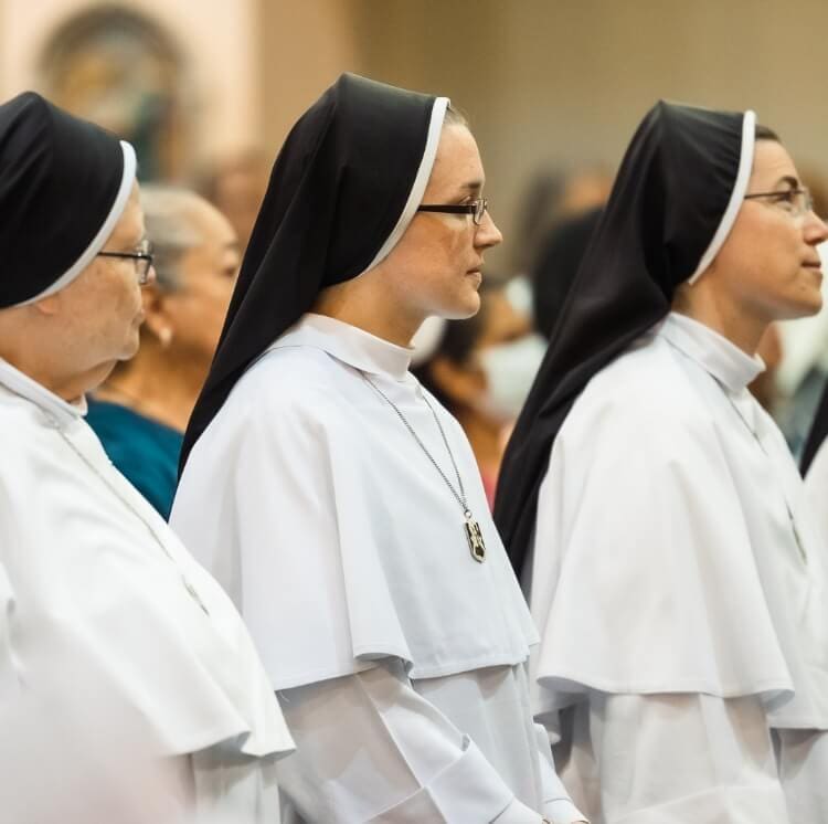 dominican sisters catholic religious vocations women prayer faith Stories Hero Mobile