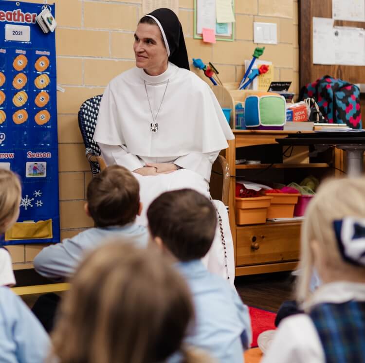 dominican sisters catholic religious vocations women prayer faith education Hero Moblie dominican sisters catholic religious vocations women prayer faith education Hero Moblie